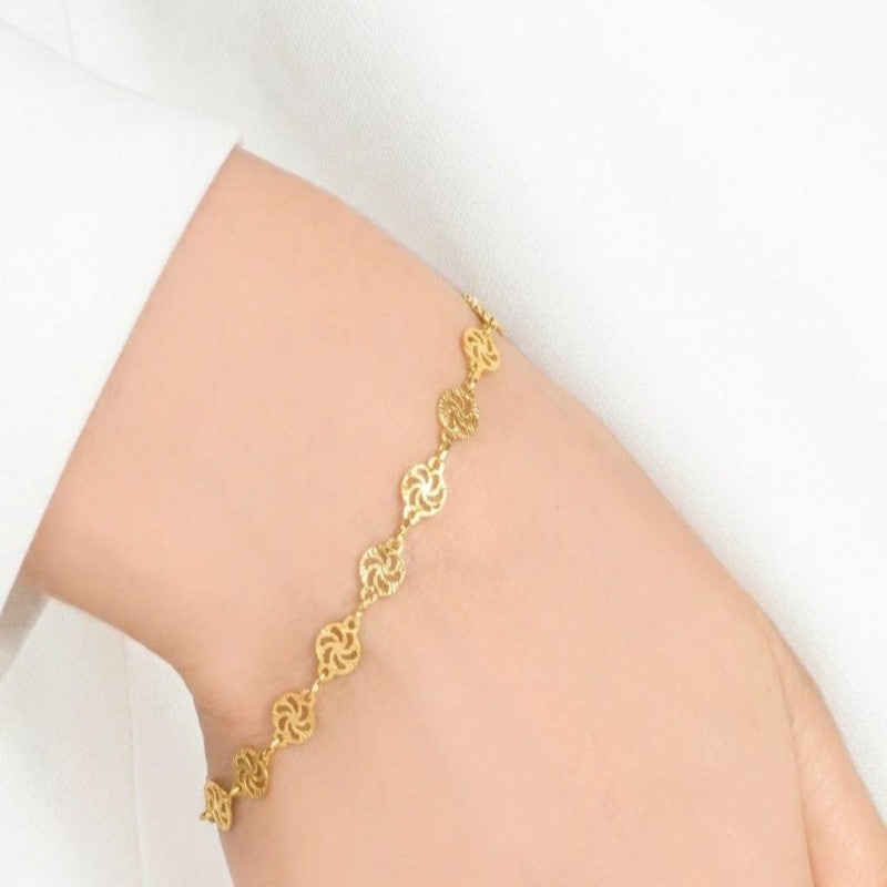 Gold Plated Clover Design Bracelet – Elegant Adjustable Fashion Jewelry for Women