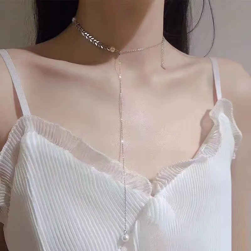 Gold Leaf Necklace for Women – Elegant Pendant Chain Jewelry
