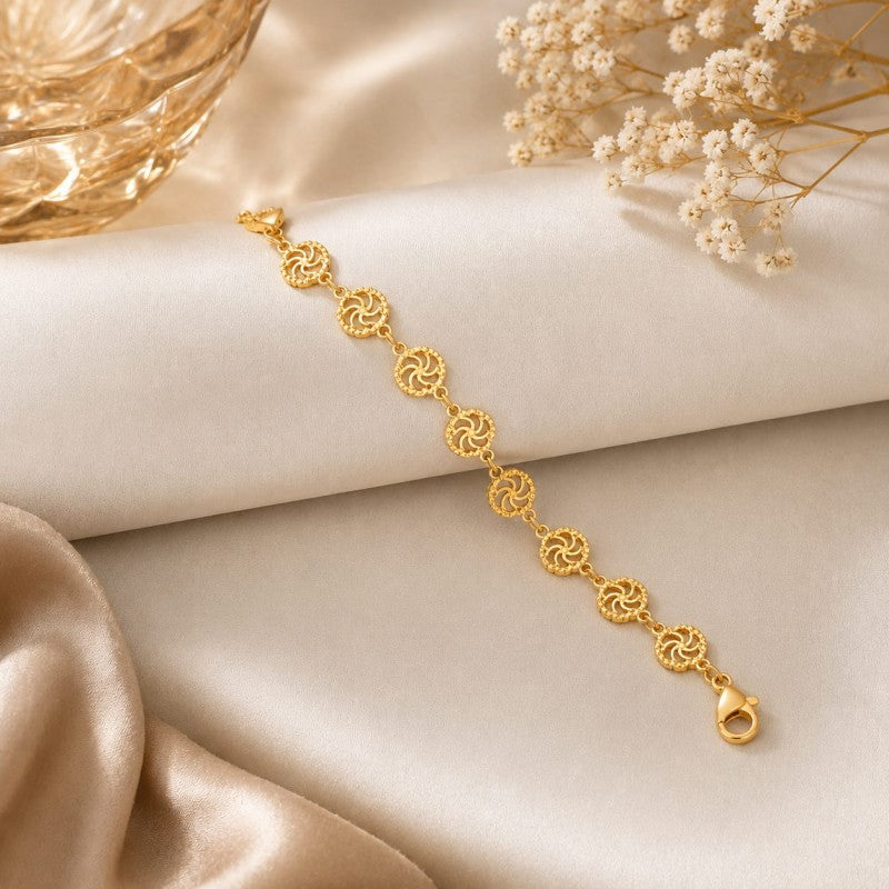 Gold Plated Clover Design Bracelet – Elegant Adjustable Fashion Jewelry for Women