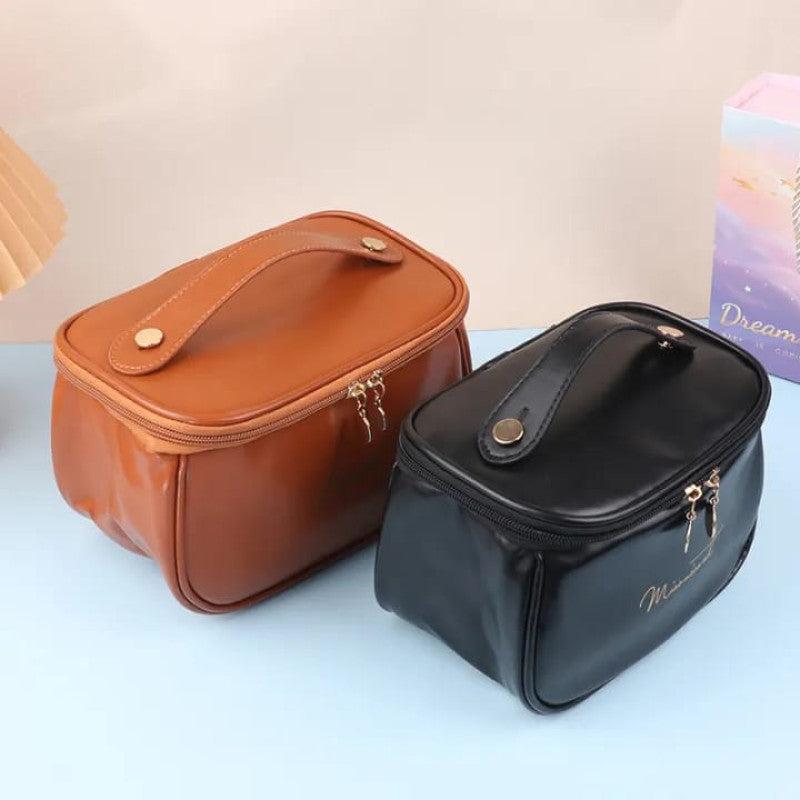 Portable makeup pouch feminine large size