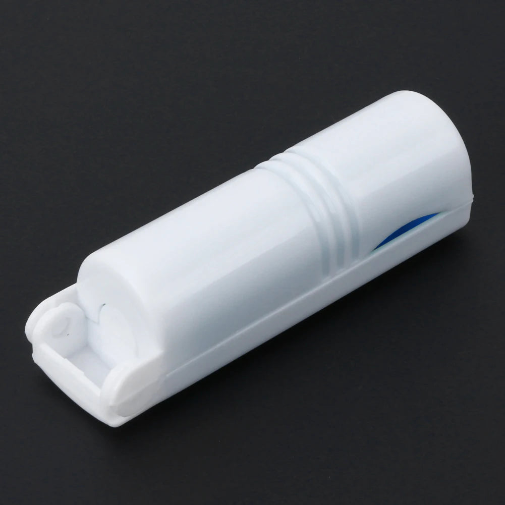 Mini Pocket Compact and Portable Lint Roller with Washable Refill