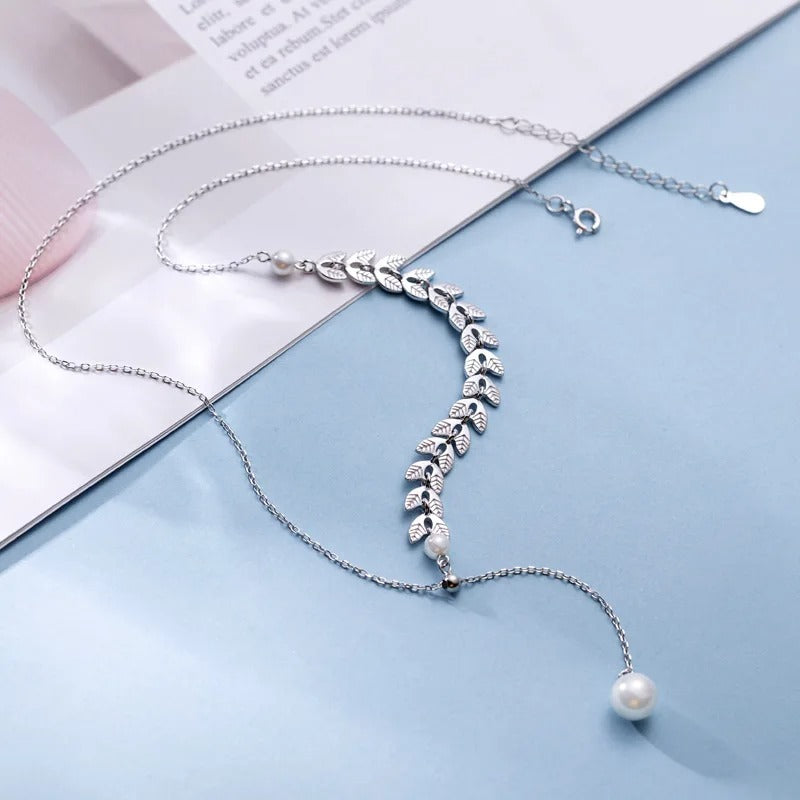 Gold Leaf Necklace for Women – Elegant Pendant Chain Jewelry