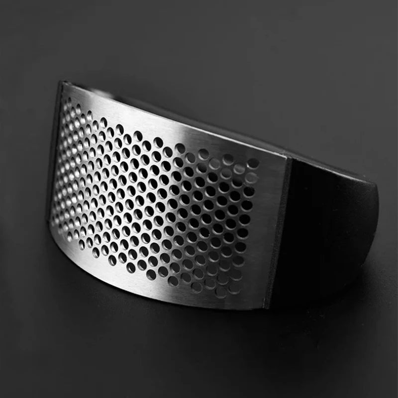Garlic Press Crusher – Stainless Steel Garlic Mincer | Easy Grip Ginger & Garlic Crusher Tool